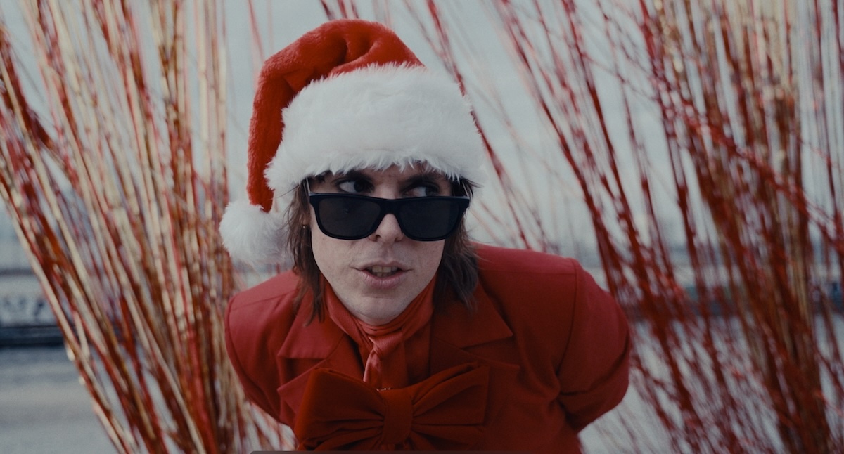 A scene from Luke Spiller's new Christmas song, a cover of Slade's 1973 holiday staple, “Merry Xmas Everybody” (Courtesy of The Syndicate)